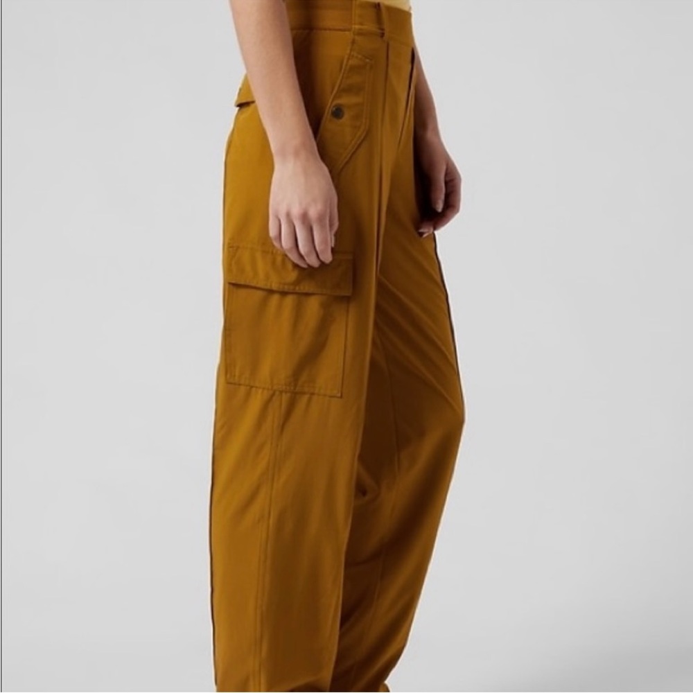 New Athleta Vienna Cargo Pant Gold NWT